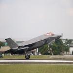 Enam Unit F-35 Lightning II RAAF Perkuat Elang Ausindo 2025 di Lanud Roesmin Nurjadin 